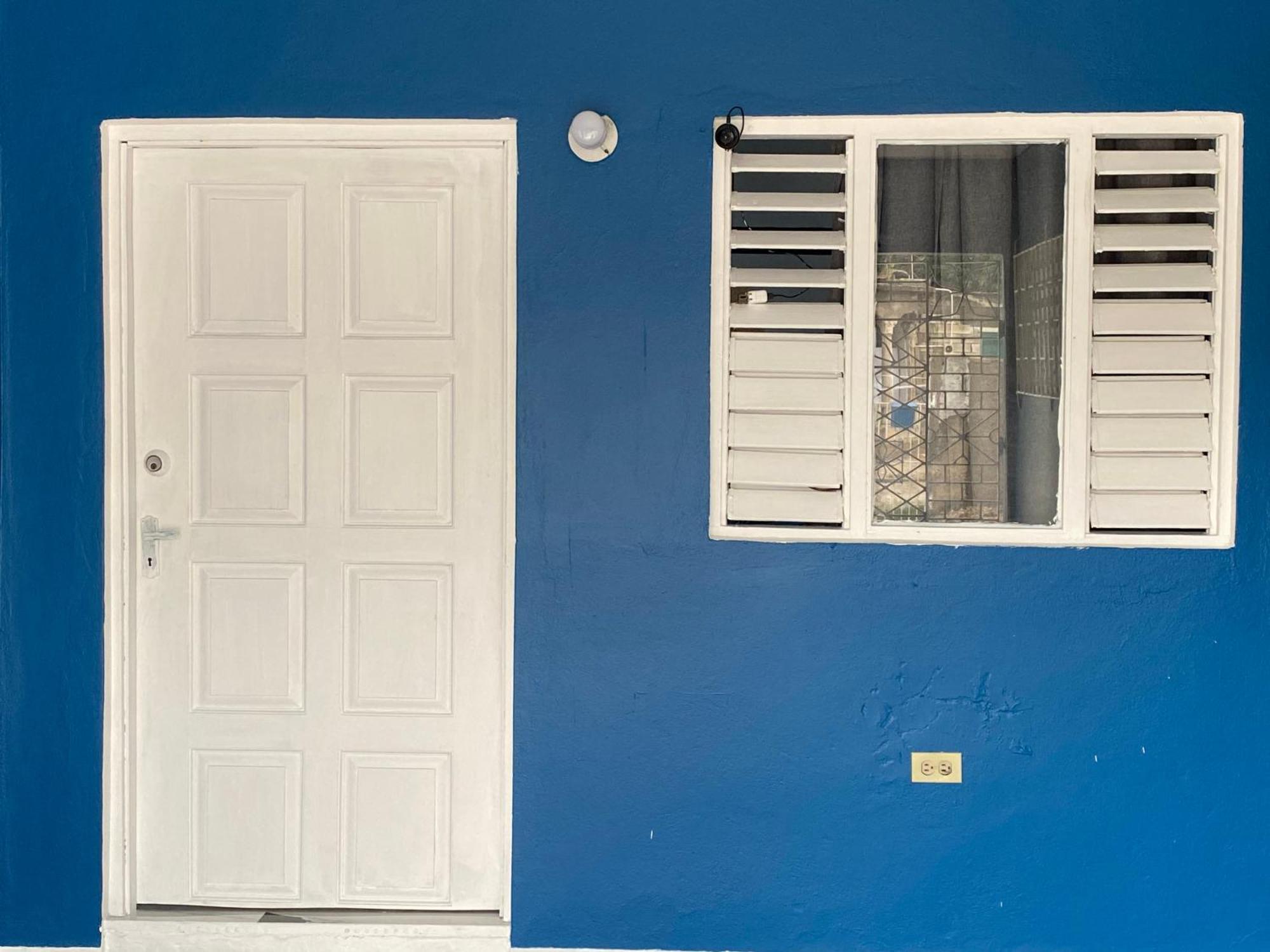 Whiteroom Sparks * Spanish Town
