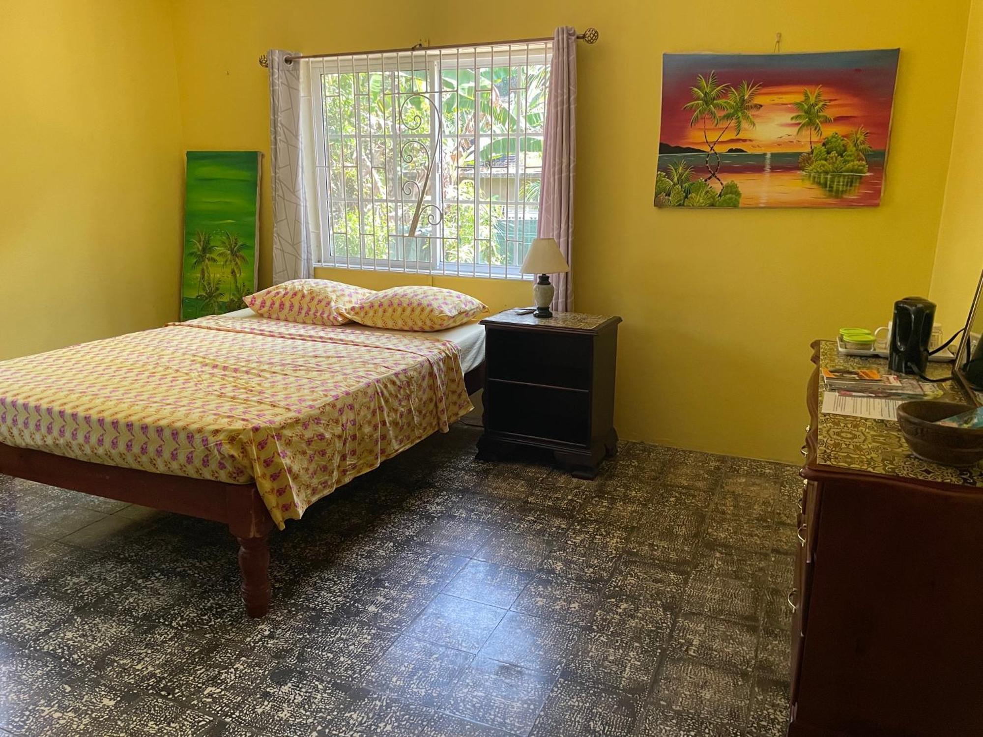 Ritashomeawayfromhome Bed & Breakfast 2*