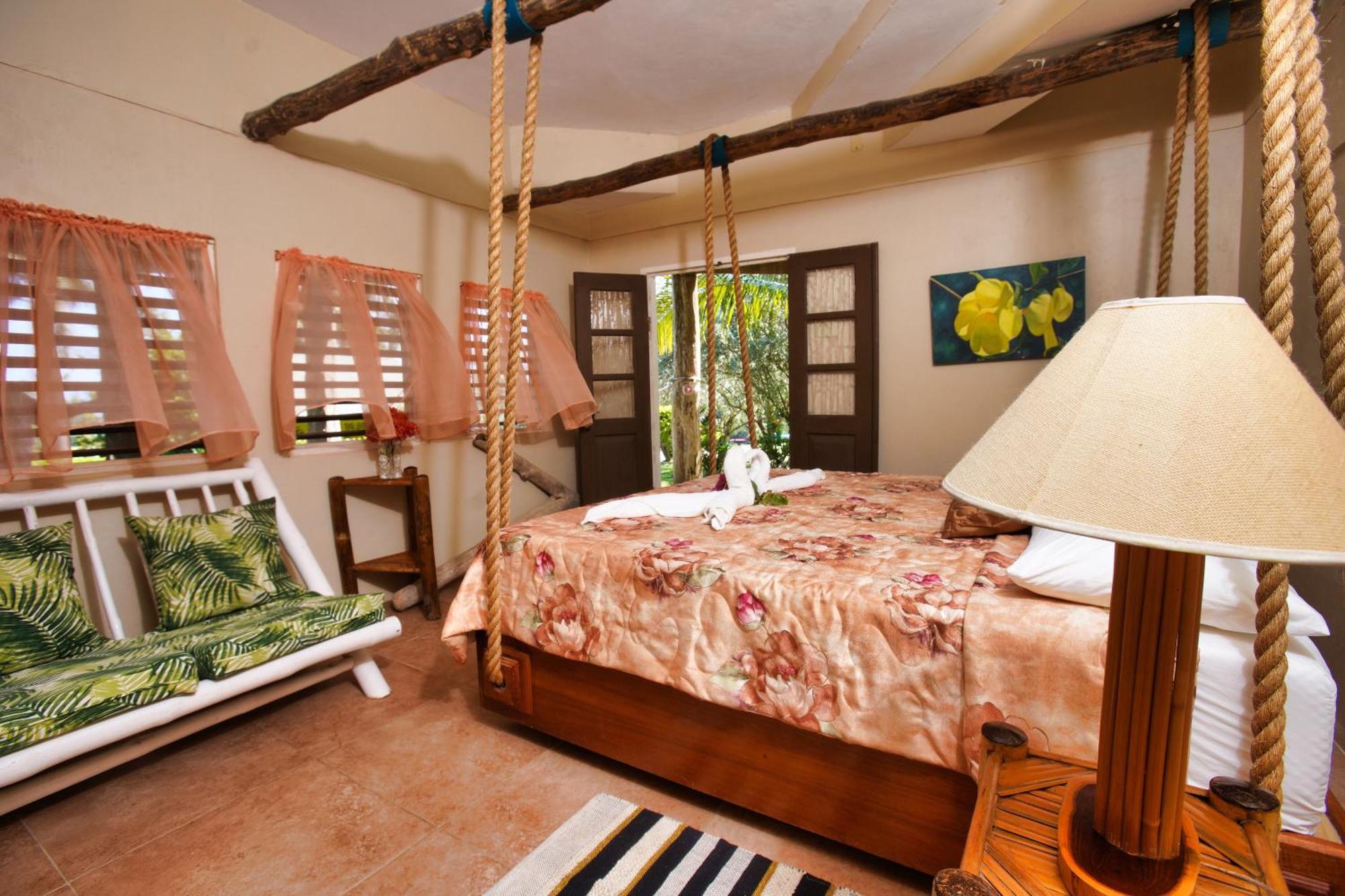 Strawberry Fields Together Inn