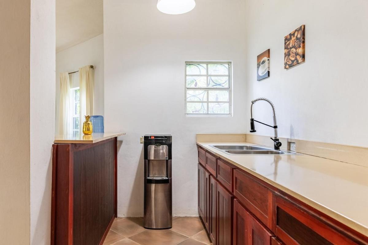 Villa Seaside Retreat -7br, Private And Vip Club
