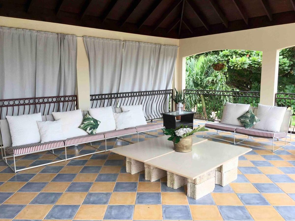 Seaside Retreat -7br, Private And Vip Club Villa Runaway Bay