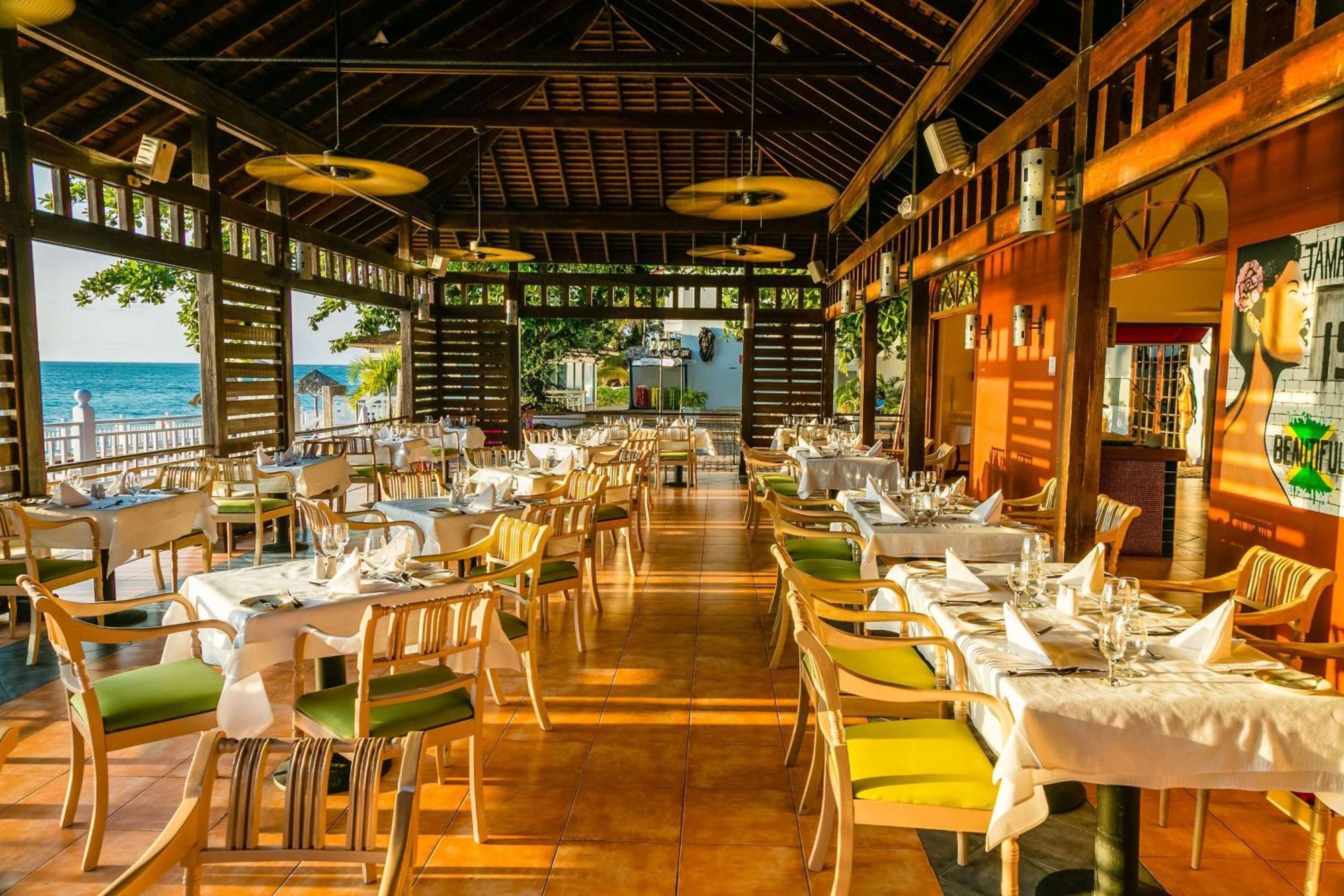 Grand Decameron Cornwall Beach, A Trademark All-Inclusive Resort Resort 4*