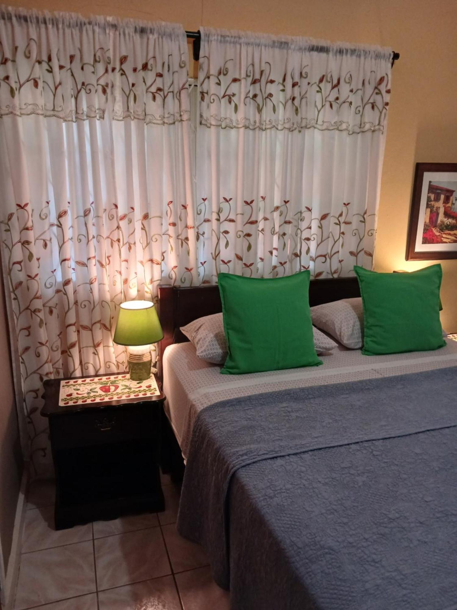Ultimate Freedom Bed & Breakfast Santa Cruz