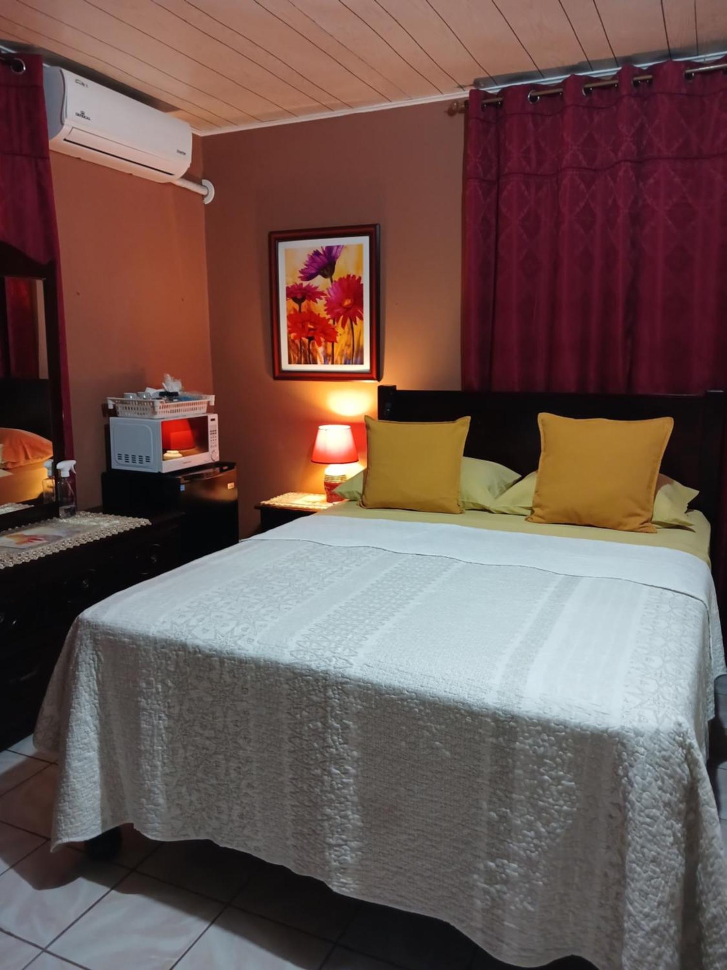 Ultimate Freedom Bed & Breakfast Santa Cruz