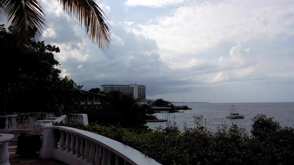 Silver Seas Hotel
