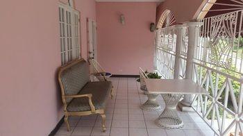 Gibb's Chateau Hotel