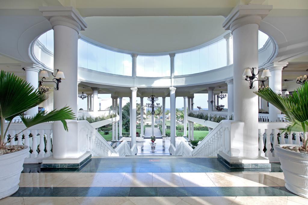 Resort Grand Palladium Lady Hamilton &