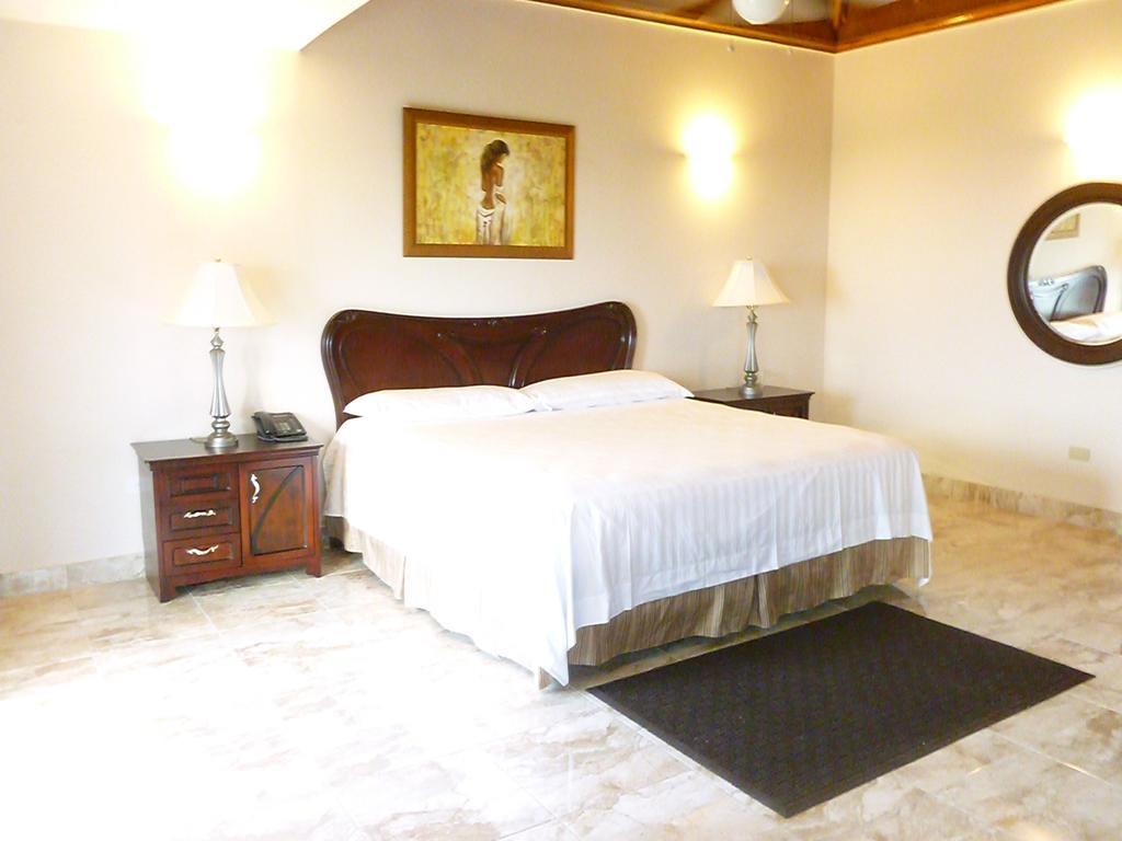 Ocean View Hotel *
