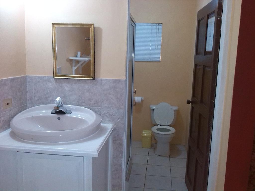 Treasure's Comfort Guest house Claremont