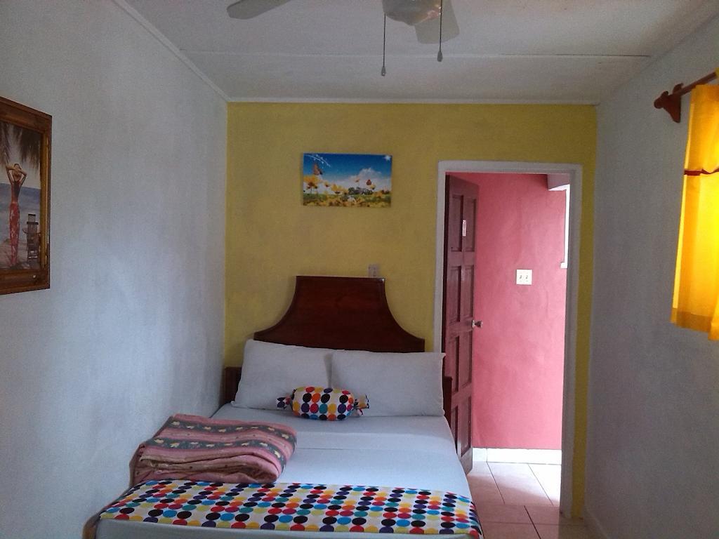 Guest house Treasure's Comfort Claremont