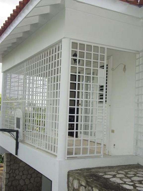 Hill Jamaica Bed & Breakfast Kingston