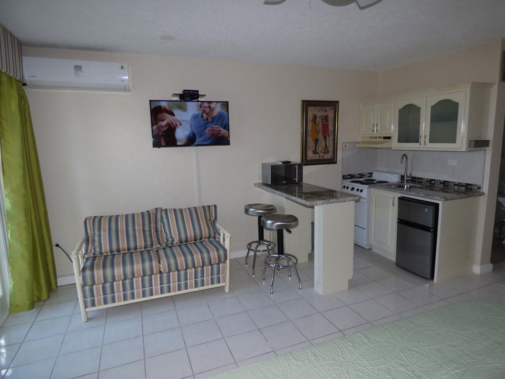 Apartment 18 *