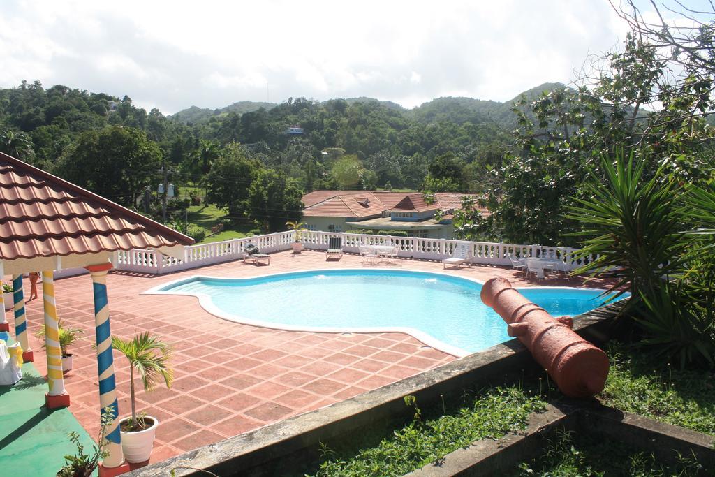 Villa The Crest Conference And Retreat Facility *