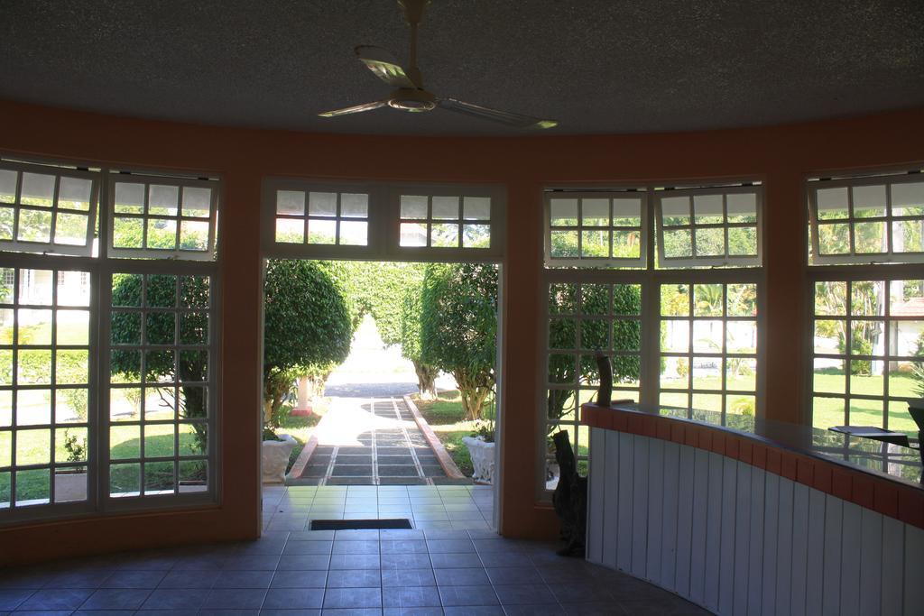 The Crest Conference And Retreat Facility Port Antonio
