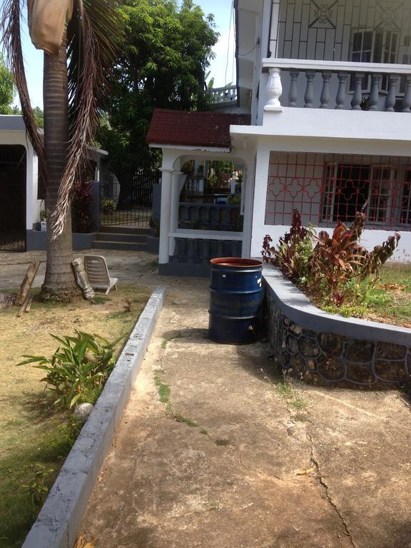 Casa de hóspedes Happy Grove Lodge *