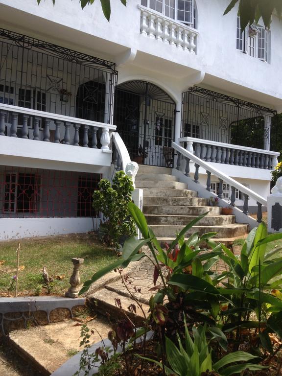 Casa de hóspedes Happy Grove Lodge Happy Grove