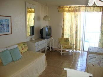 Hotel Coral Reef At Club