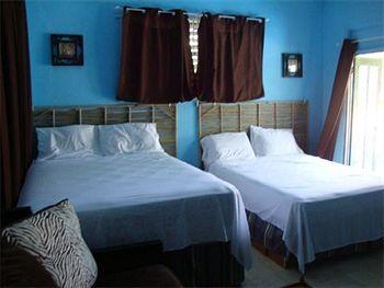 By The Sea Vacation And Hotel Port Antonio