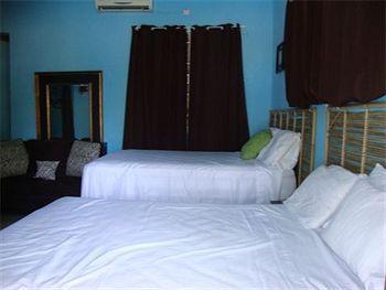 By The Sea Vacation And Hotel 3*