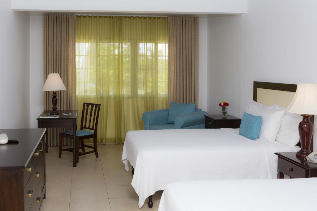 The Liguanea Club Hotel 3*