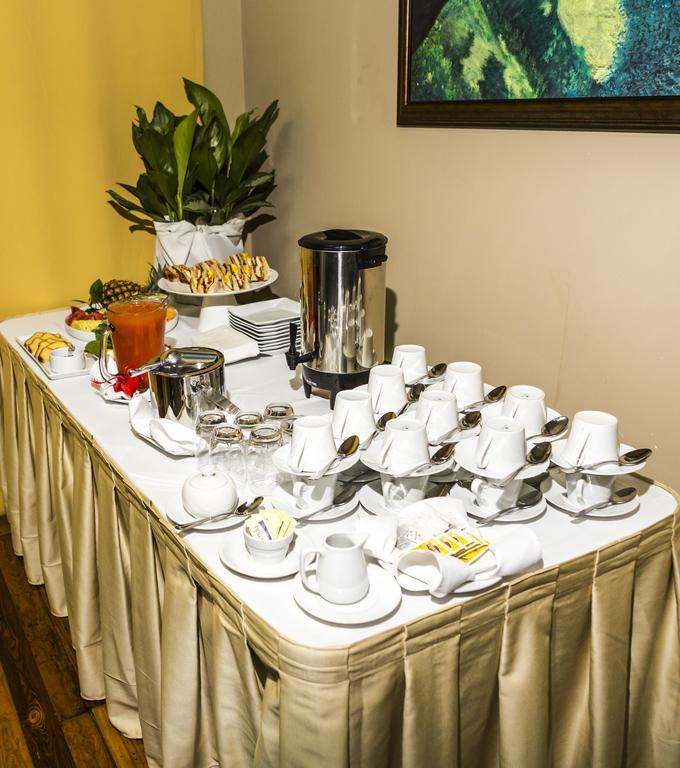 The Liguanea Club Hotel 3*