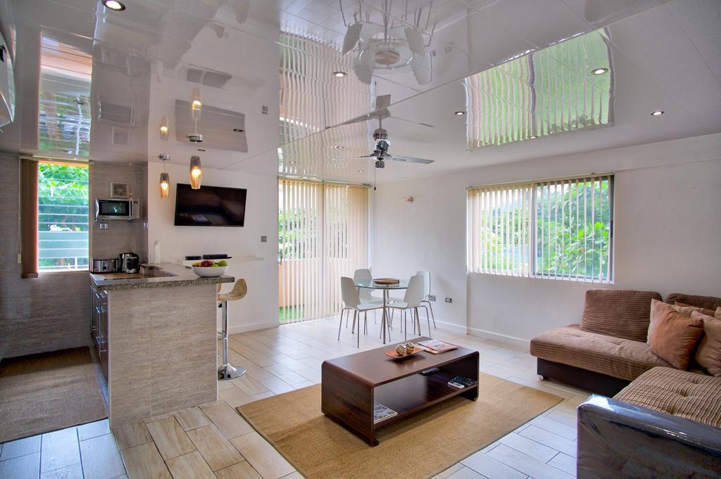 Modern Eshae Living Apartamento Ocho Rios