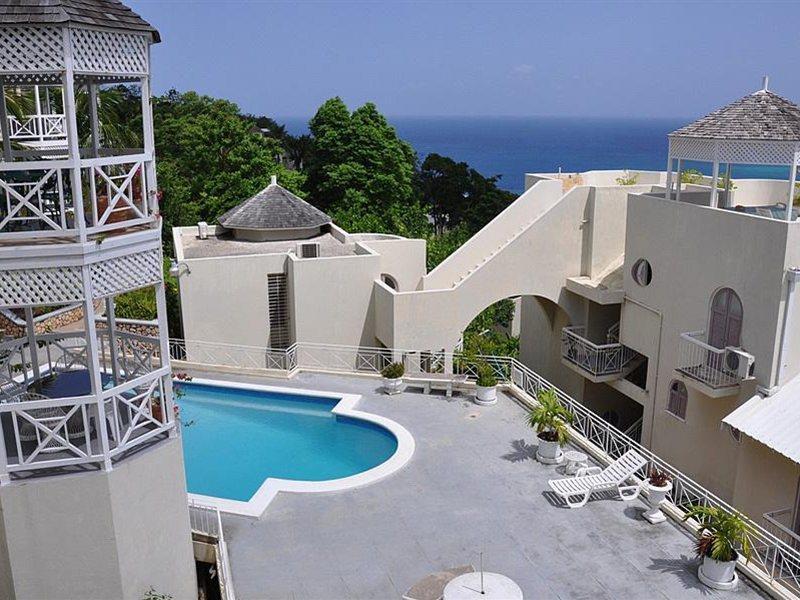 Columbus Heights * Ocho Rios