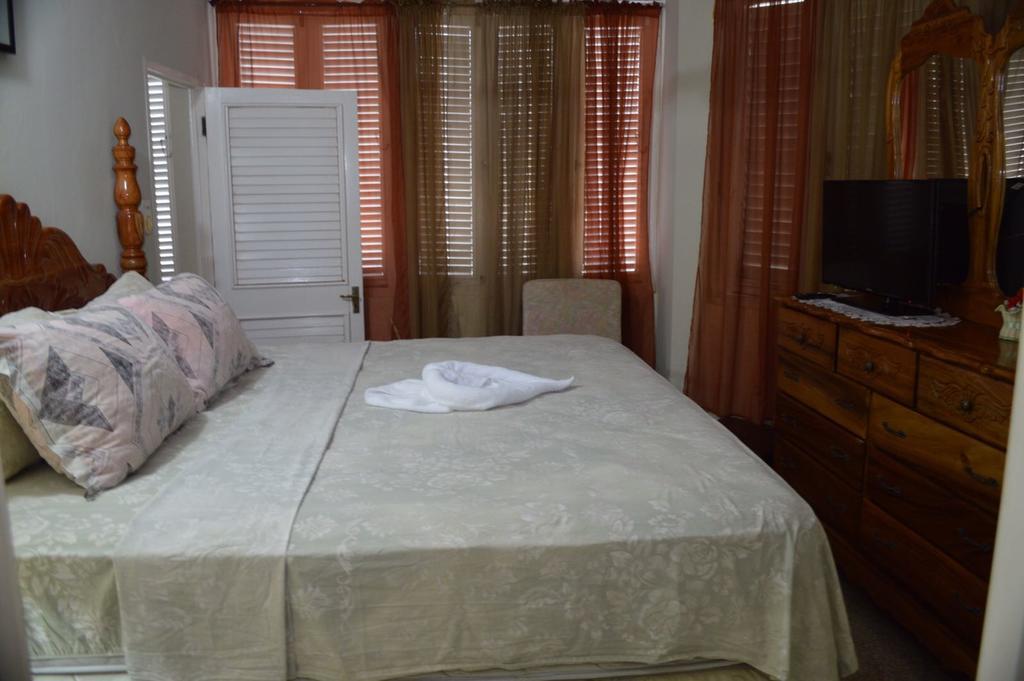 Chill On The Hill Apartamento Ocho Rios