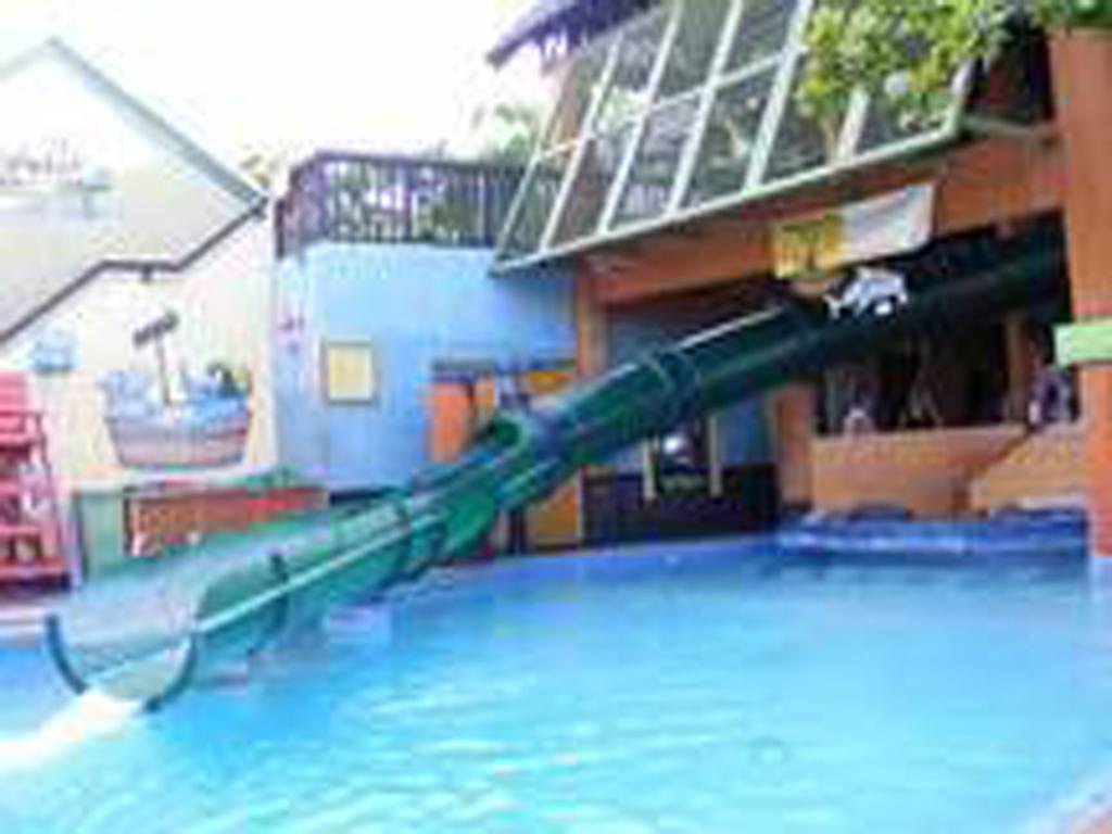 Turtle Towers 22 C - *