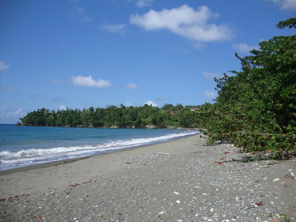 By The Sea Vacation And Hotel 3*