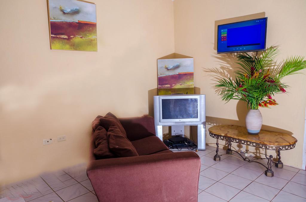 Ackee Tree Sea View Guest house *
