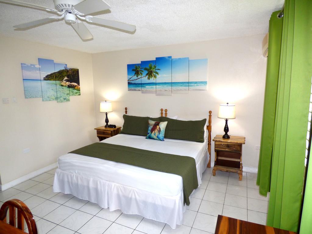 6 * Ocho Rios