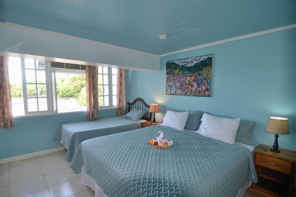 Moon San At The Blue Lagoon Hotel Port Antonio
