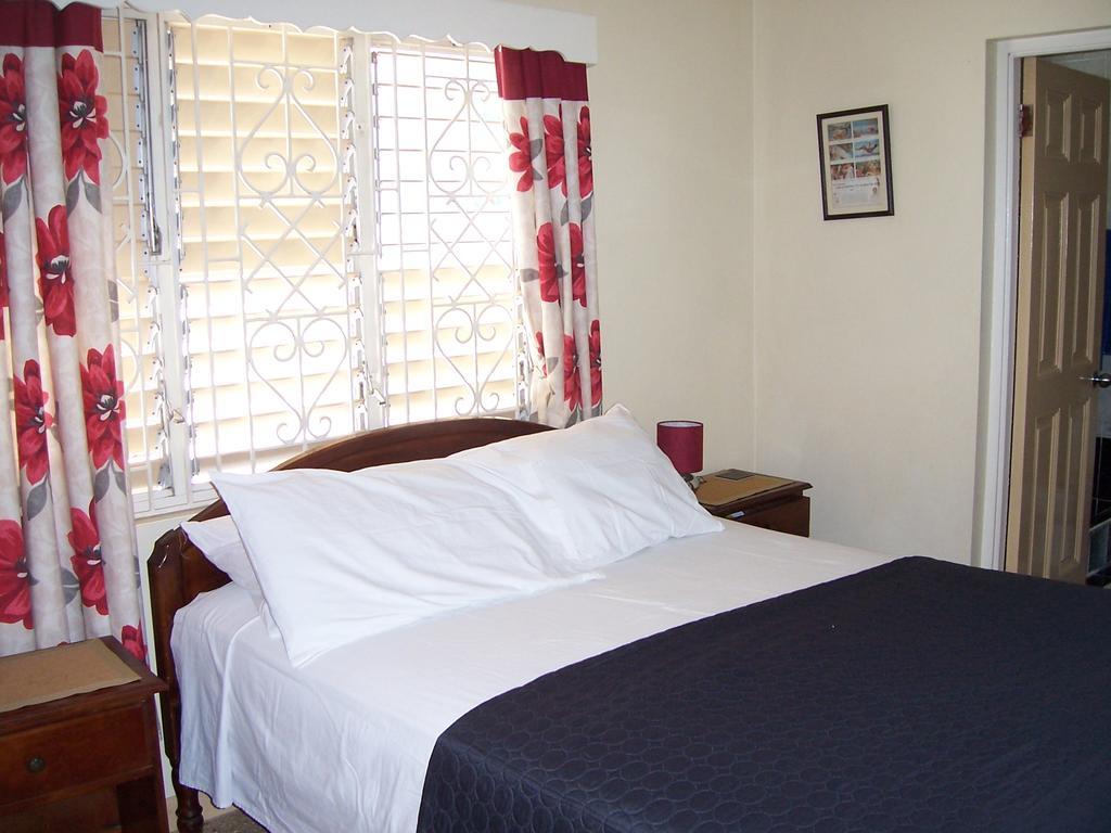 Apartment Almond Tree &