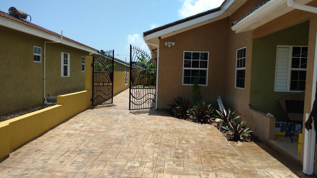 Guest house Villa Oasis Drax Hall