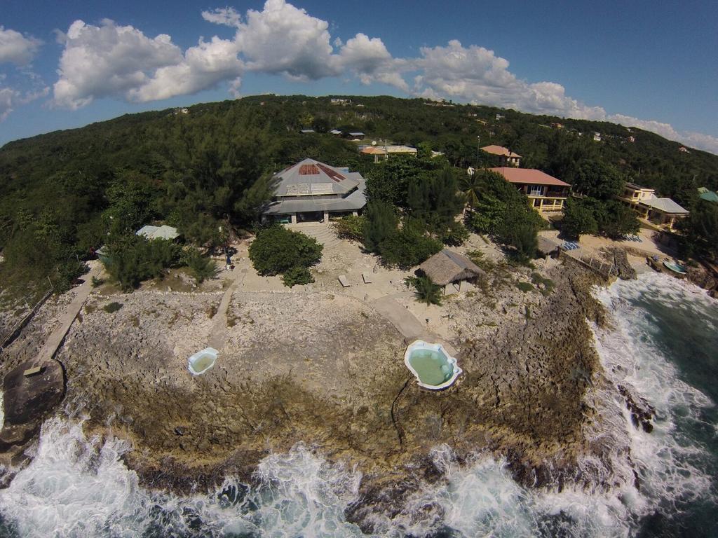 Jackies On The Reef Negril
