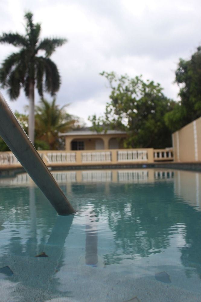 Paradise On The Rocks 3* Negril