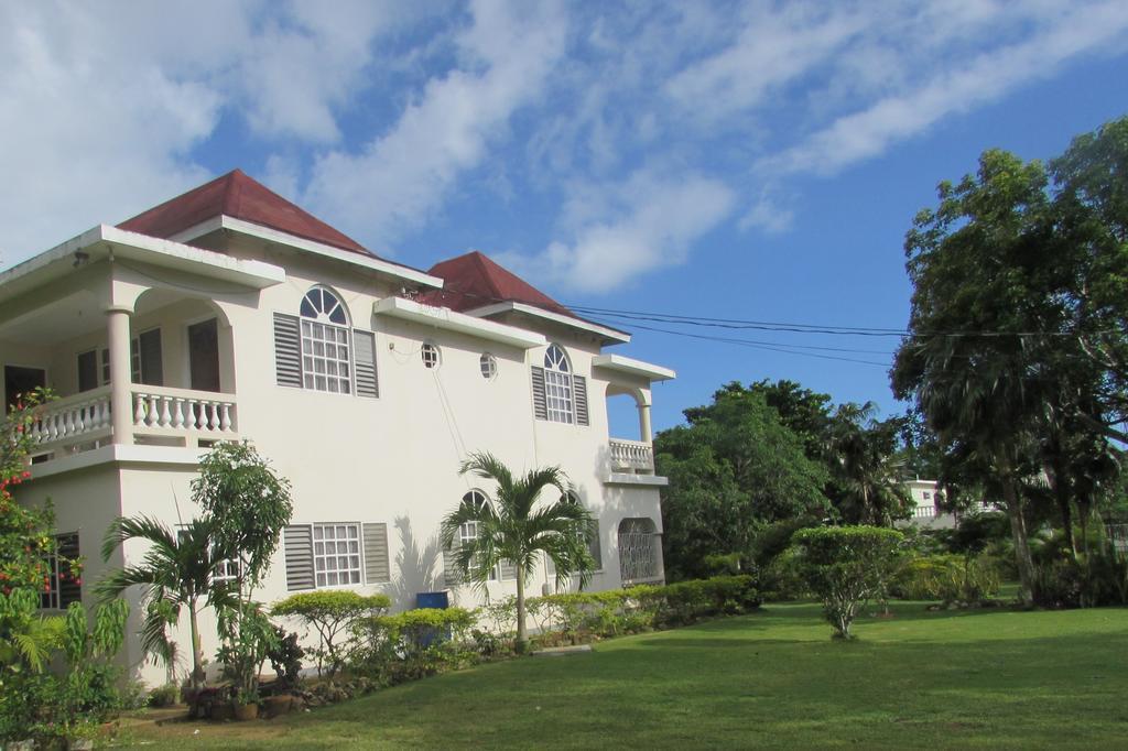Nelsons Retreat Guest house