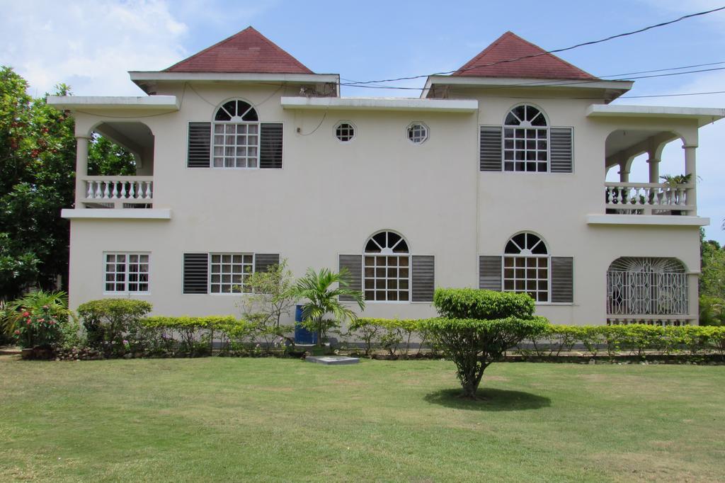 Nelsons Retreat Guest house