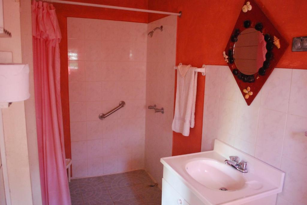 Jamaican Colors Hotel 3*