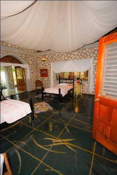 Jackies On The Reef Hotel 3*