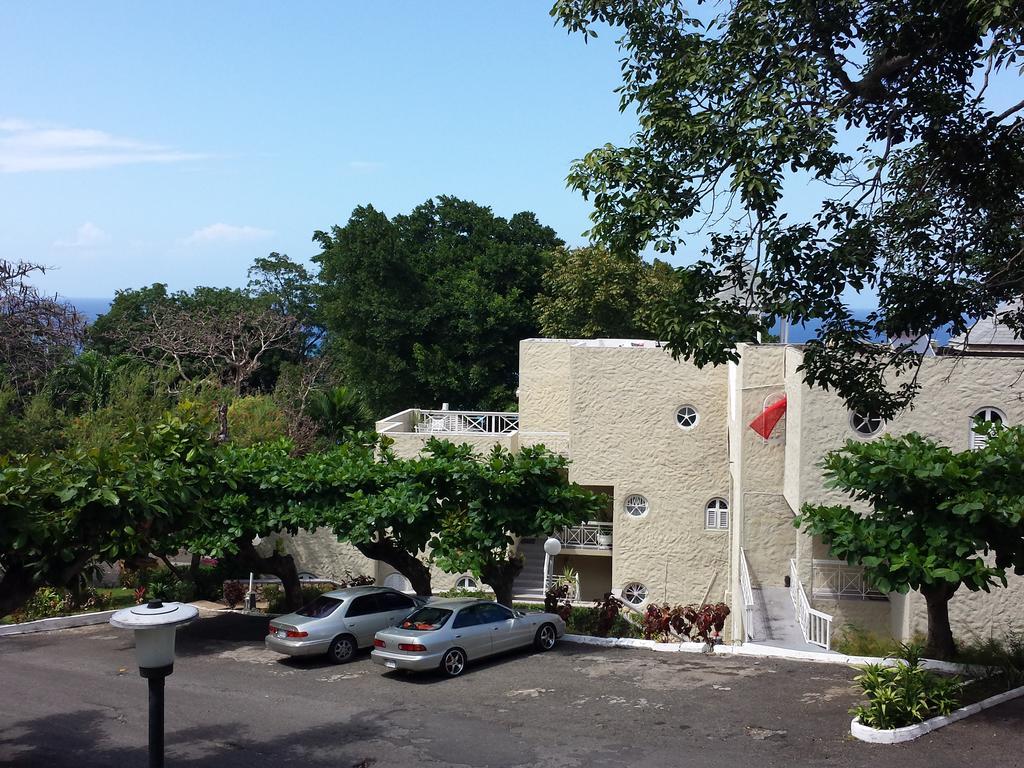 Columbus Heights Apartment *