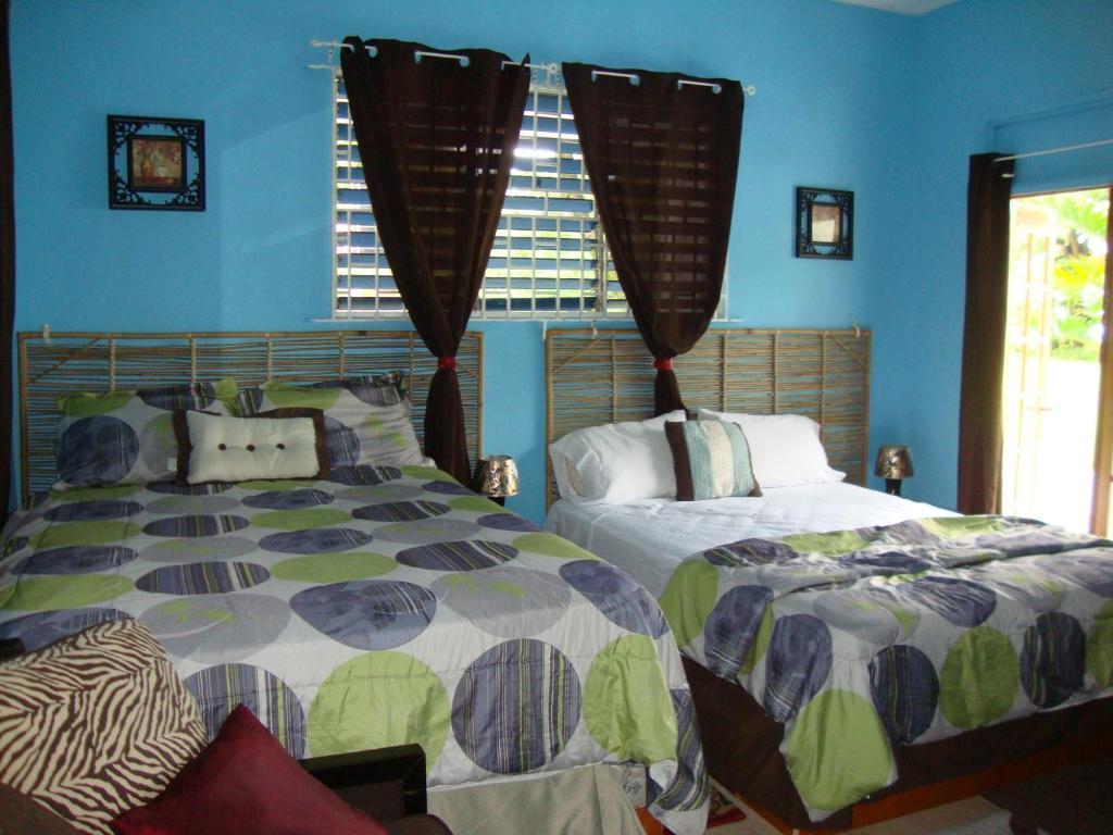 Hotel By The Sea Vacation And 3*