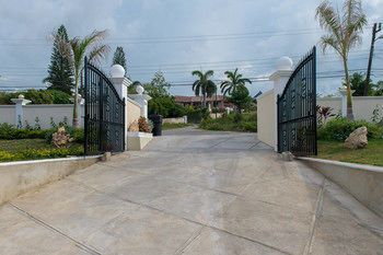 Khastle Khodero Montego Bay