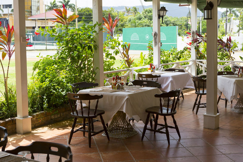 The Liguanea Club Hotel 3*