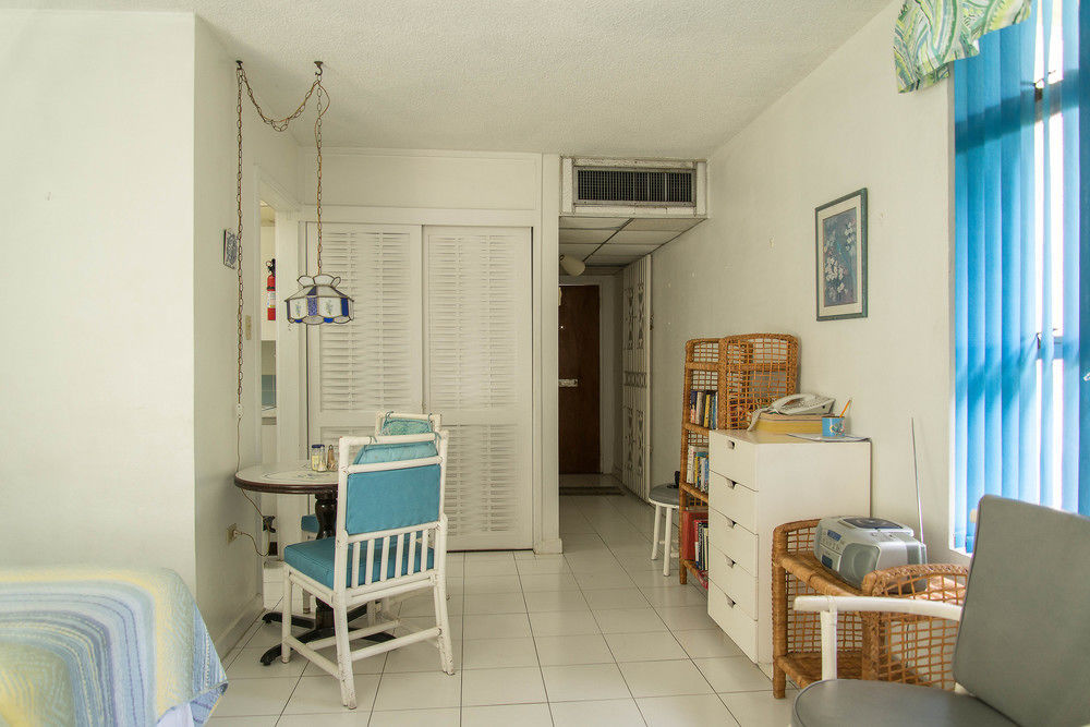 Sky Lounge Beach Studio Apartment *