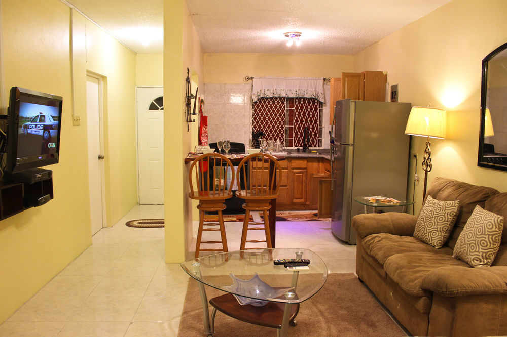 Sunset Strip Acadia Apartment