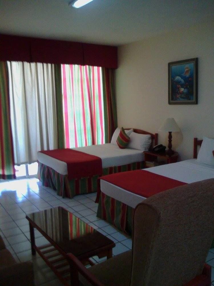 Foote Prints On The Sands Hotel Negril