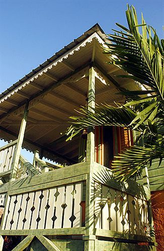 Country Country Negril