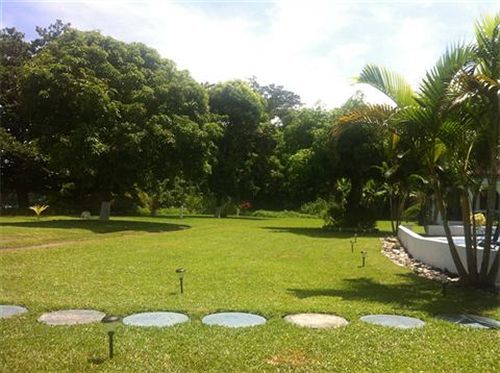 By The Sea Vacation And Hotel Port Antonio